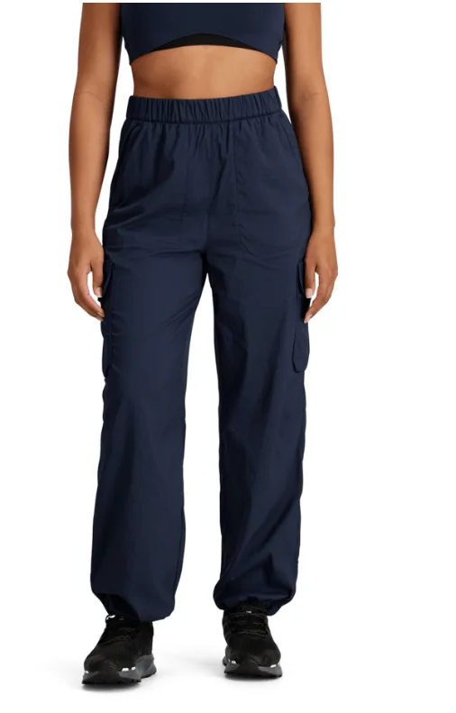 Comfortable Lounge Clothing Effortless Sophistication Women's Spring Peak Cargo Pant