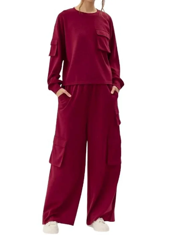 Women's Everyday Apparel Women’S Urban Fashion Athletic Top And Cargo Pant Set In Burgundy