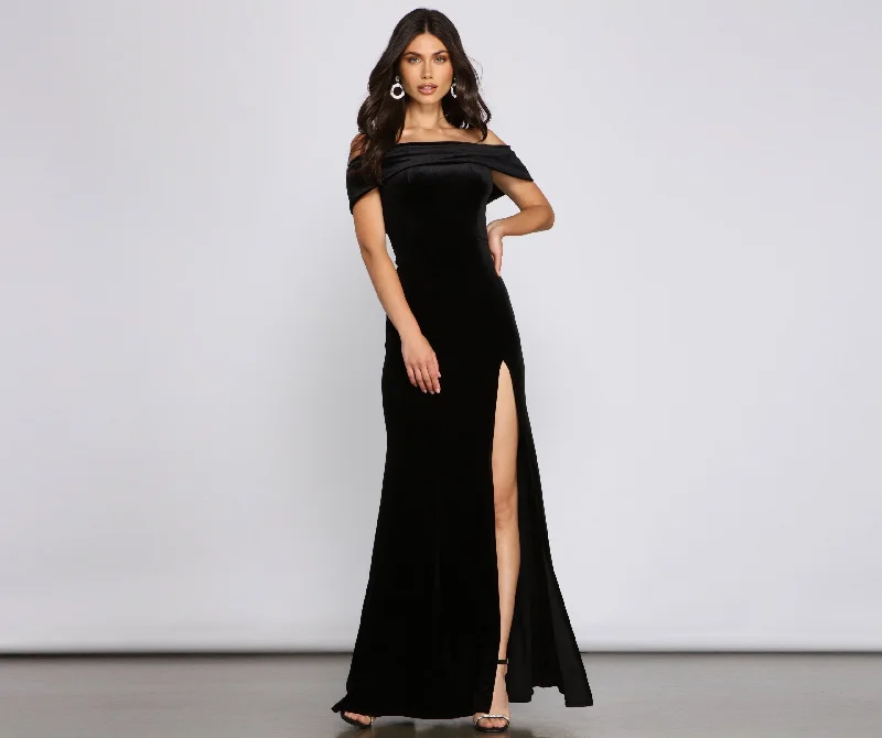 Women's Fashion-Forward Apparel Wardrobe Essentials Olivia Formal Velvet Charming Off-The-Shoulder Maxi Dress