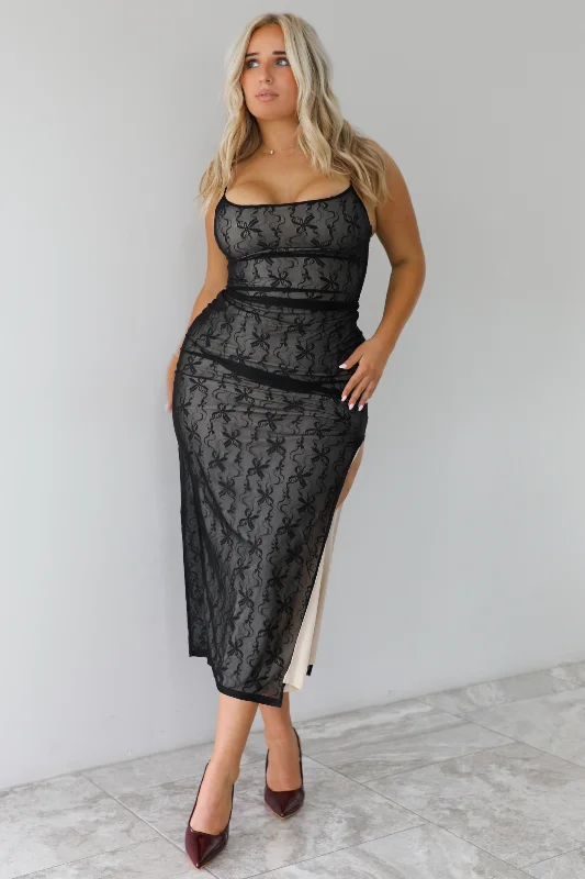 Women's Plus-Size Garments Fashion Forward Bow Perfection Midi Dress: Black/Nude