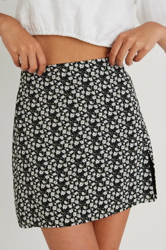 Women's High-Fashion Outfit Trendsetter's Closet Triumph Black Ditsy Floral Split Front Mini Skirt