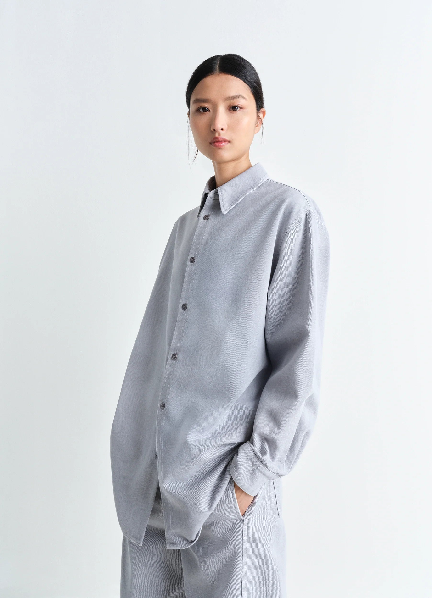 Fashion-Forward Women's Clothing Chic And Edgy RELAXED SHIRT