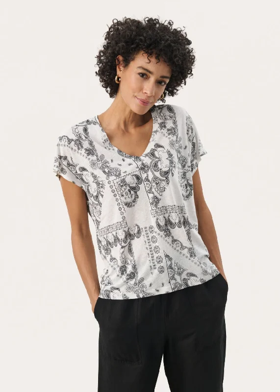 Timeless Women's Outfit Subtle Sophistication Part Two - Axelines V-neck Tee