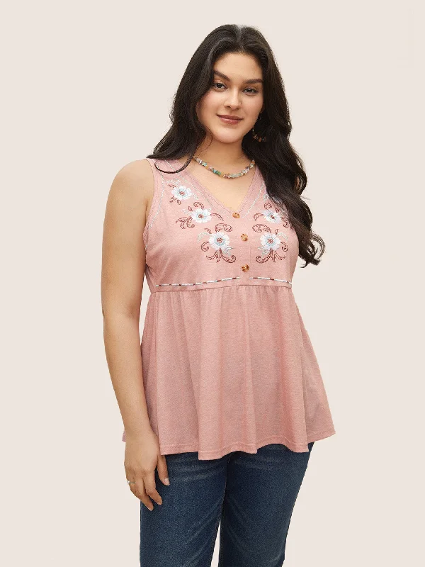 Women's Vacation Garments Lighten Up With Nordic Styles Floral Embroidered Button Detail Tank Top