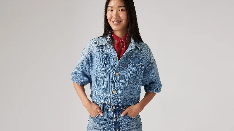 Women's Classic Outfit Chic Trends For The Fashion Savvy Levi's® Women's Lunar New Year Cropped Short-Sleeve Shirt