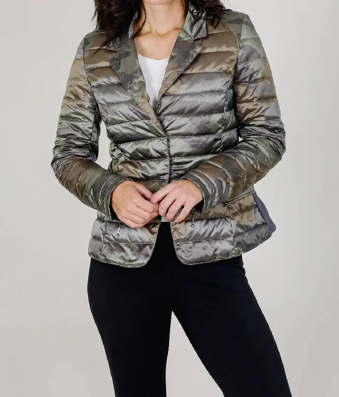 Women's Travel Apparel Effortless Style, Endless Impact Puffer Blazer In Camo